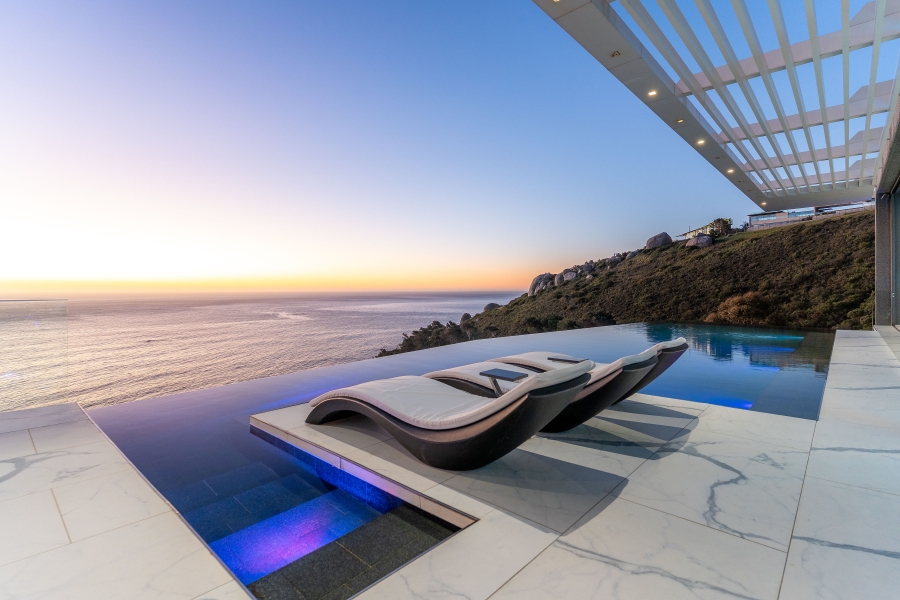 7 Bedroom Property for Sale in Clifton Western Cape